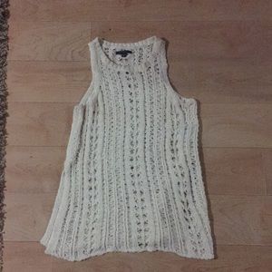 Long knit sleeveless blouse